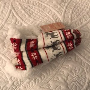 NWT Fuzzy Sherpa Slippers
